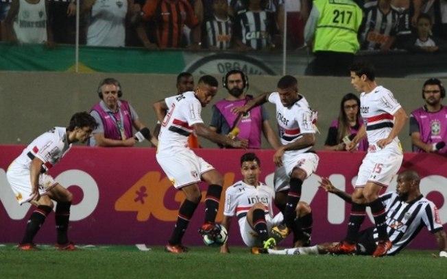 Ônibus do São Paulo é apedrejado após derrota para Atlético-MG