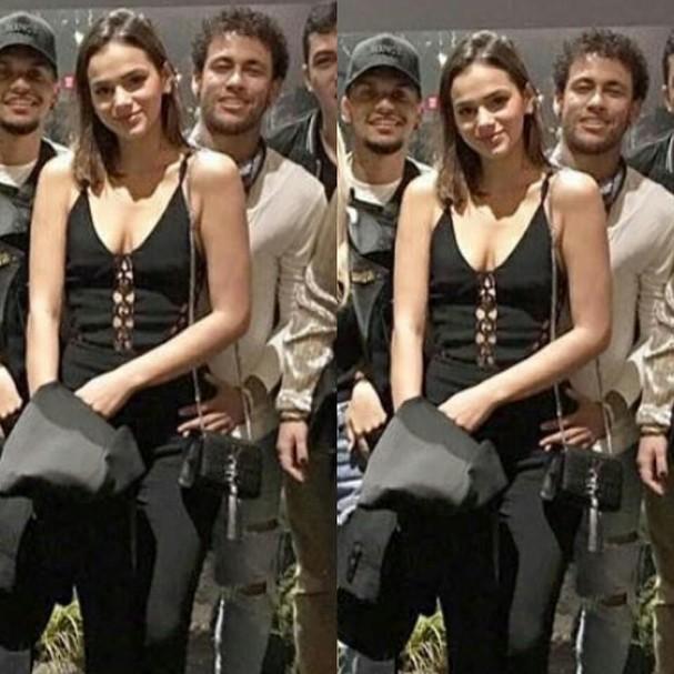 Neymar surge em foto com mão no quadril de Marquezine (Crédito: Reprodução/Instagram)