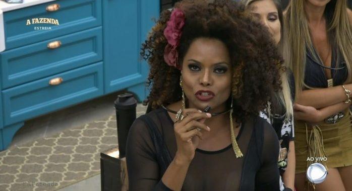 Adriana Bombom se manifesta sobre o assunto (Crédito: Reprodução/Record)