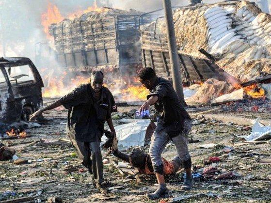 Ataque terrorista na Somália deixa cerca de 231 pessoas mortas