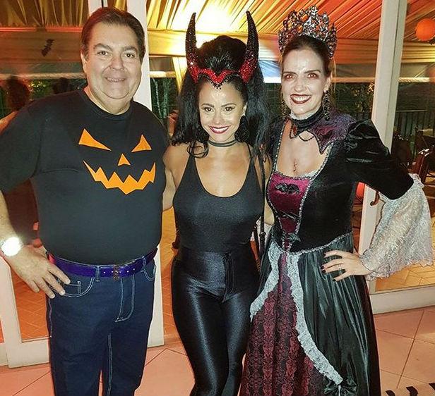 Viviane Araújo ao lado de Faustão e Luciana Cardoso (Crédito: Instagram)