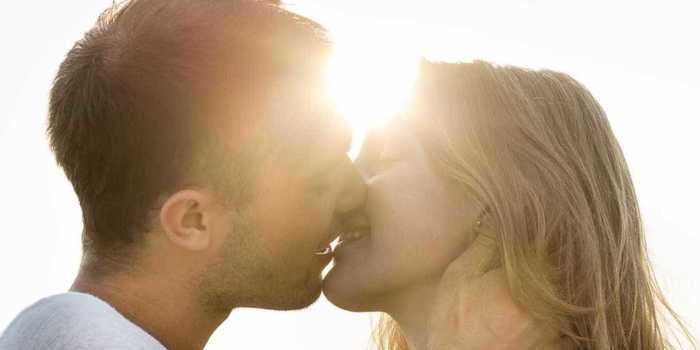 Você sabia que todo mundo beija da mesma forma?