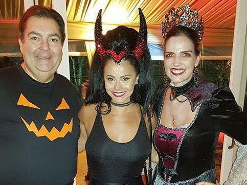 Viviane Araújo polemiza com fantasia:"Gosta de reverenciar o diabo"