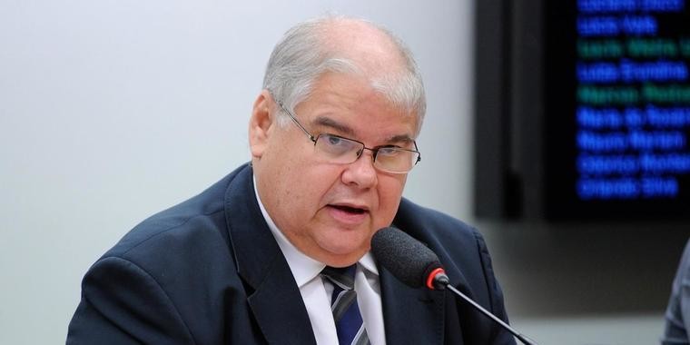 PF faz busca e apreensão no gabinete de deputado irmão de Geddel