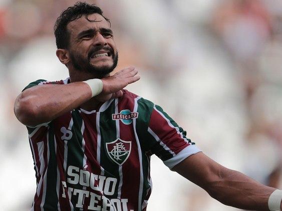 Henrique Dourado supera marca de artilheiros de 2016