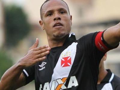 Lesionado, Luís Fabiano pede para não receber salários no Vasco