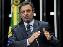 Senado rejeita decisão do STF e devolve mandato a Aécio Neves