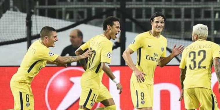 Neymar imita R10 e PSG bate Anderlecht por 4 a 0