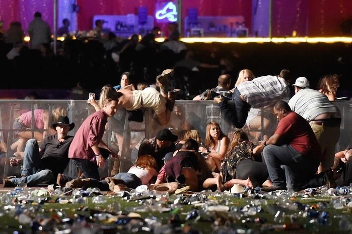 Massacre matou 58 pessoas em Las Vegas (Crédito: AP)