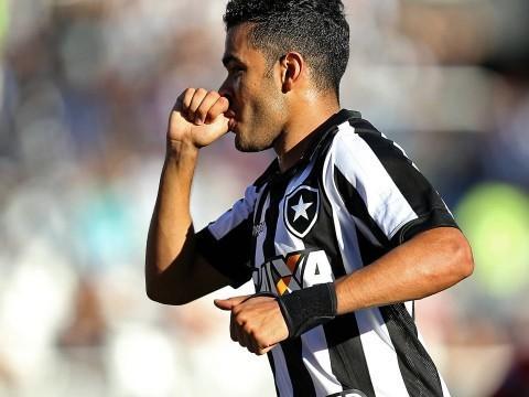 Brener faz dois gols e dedica atuação a Roger: ‘Vai vencer a briga’