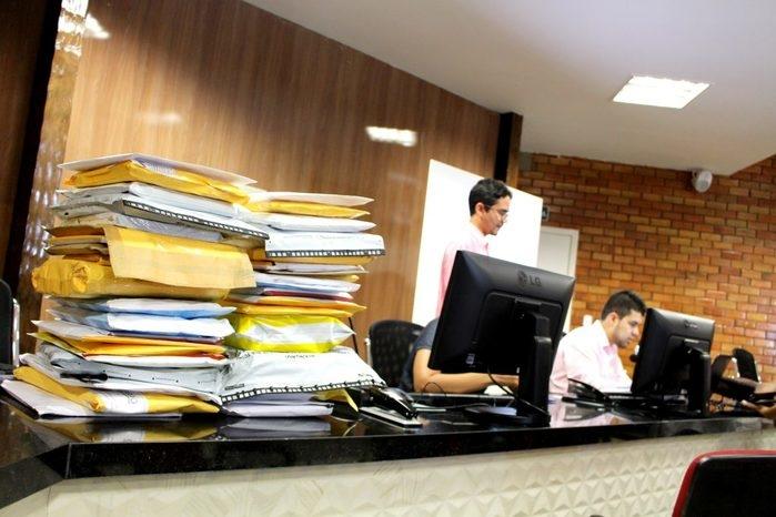 Cada empresa entrega dois envelopes, um com a habilitação e outro com a proposta (Crédito: TJ-PI)