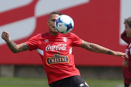 Guerrero no treino da seleção (Crédito: GUADALUPE PARDO / REUTERS)