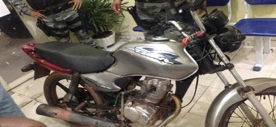 Motociclista alcoolizado é preso em Parnaíba com placa clonada