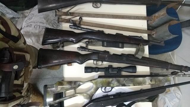 Armas encontradas com os criminosos (Crédito: Polícia Militar)
