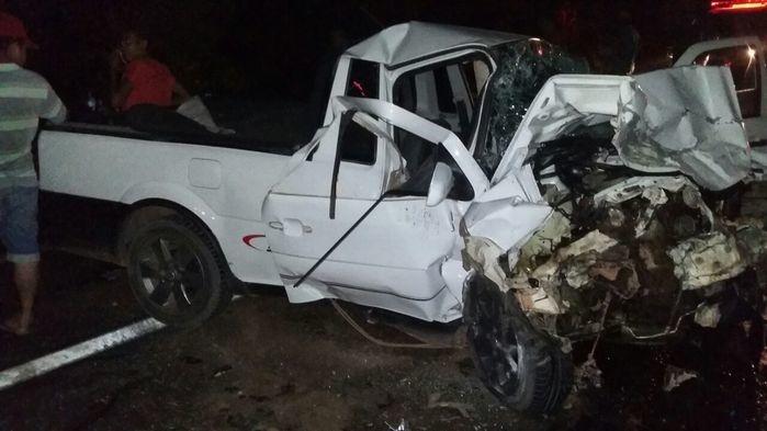 Colisão frontal entre veículos na BR-316 (Crédito: Reprodução)