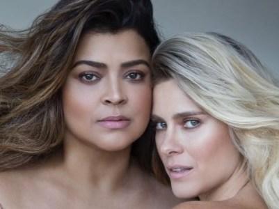 Carol Dieckmann e Preta Gil celebram amizade com foto sensual