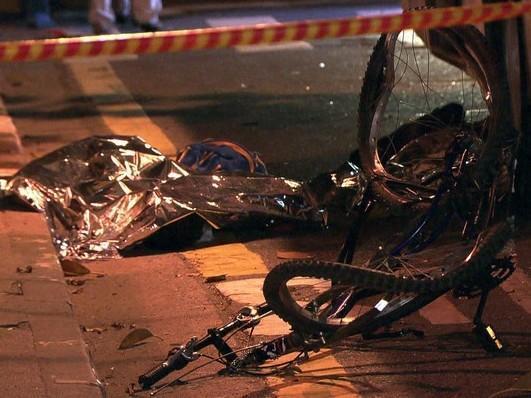 Motorista atropela e mata dois adolescentes de bicicleta em SP