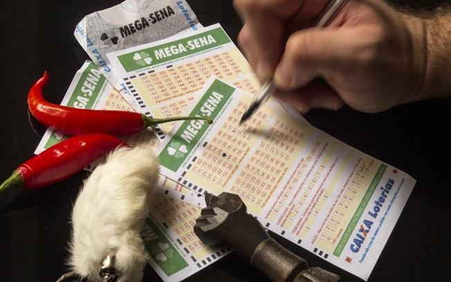 Ninguém acerta dezenas da Mega e prêmio vai a R$ 16 milhões