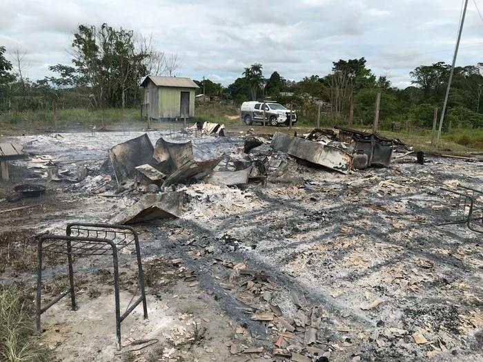 Escola ficou totalmente destruda (Crdito: Reproduo)