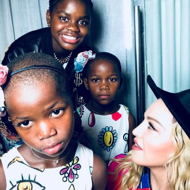 Madonna com as filhas (Crédito: Reprodução/Instagram)