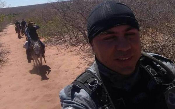 Policiais usam cavalos para atender ocorrência em São Raimundo Nonato (Crédito: Reprodução)