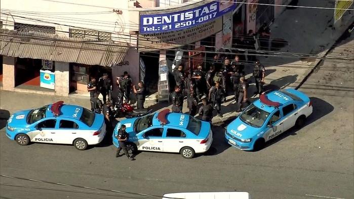 Operação no Lins para buscar assassinos de comandante