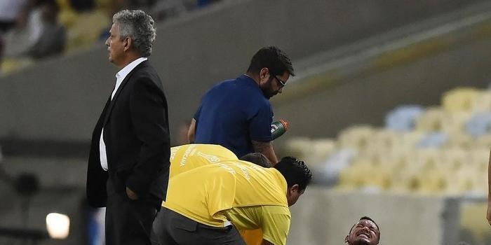 Réver tem lesão de ligamento e pode perder o restante da temporada