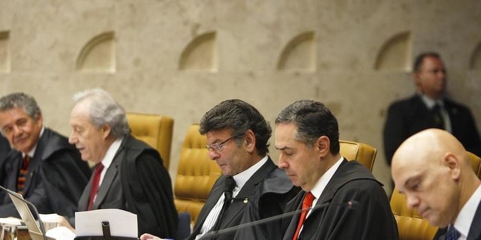STF adia julgamento sobre doação de sangue por homossexuais