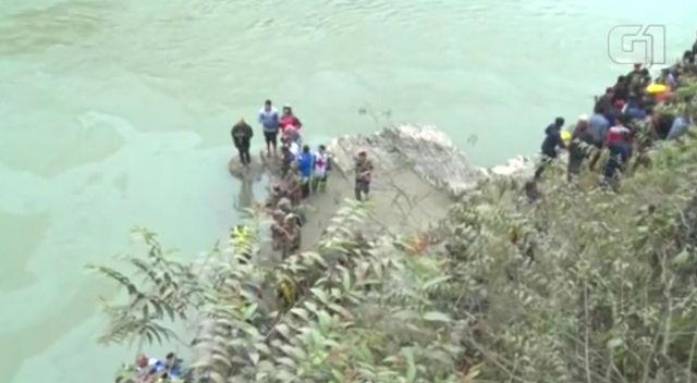 Vítimas de acidente com ônibus no Nepal (Crédito: G1/Globo)