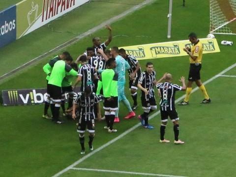 Ceará vence Internacional e fica mais perto do acesso a Série A
