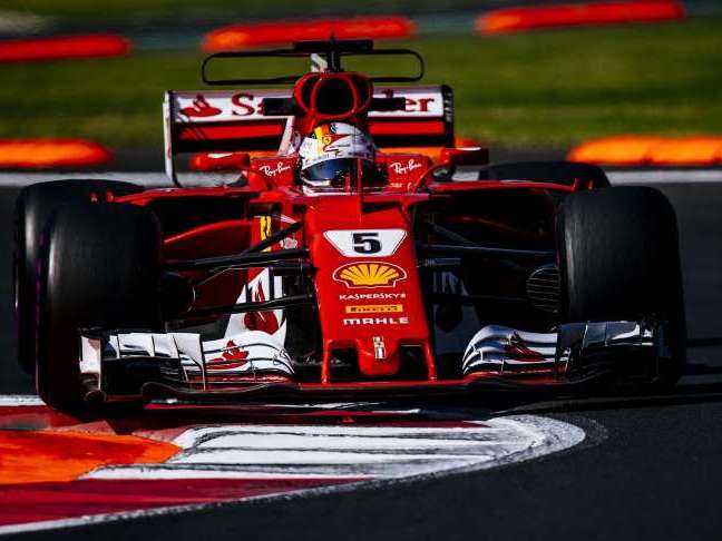 No GP do México, Vettel desbanca Hamilton e alcança pole-position