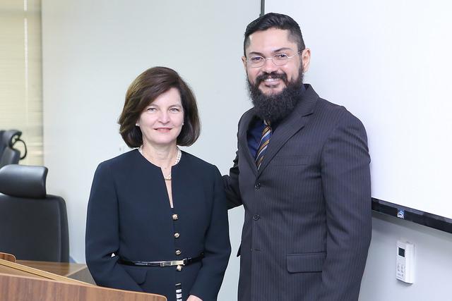 Raquel Dodge e
