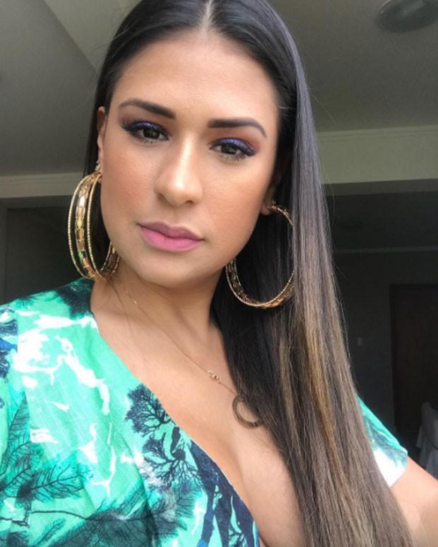 Simone fala sobre o corpo: "Não sou tão gorda assim"