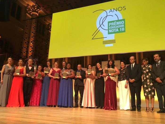 Os dez vencedores do prêmio Educador Nota 10 de 2017 (Crédito: Carol Moreno / G1)