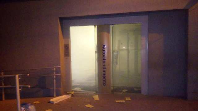 Agência do Banco do Brasil foi explodida por grupo fortemente armado (Crédito: Reprodução)