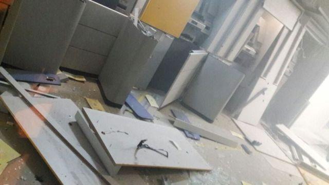 Agência do Banco do Brasil foi explodida por grupo fortemente armado (Crédito: Reprodução)