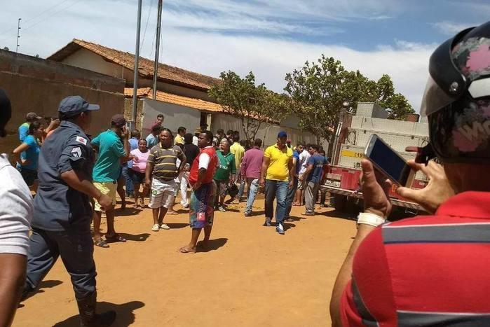 Guarda ateou foto em crianças