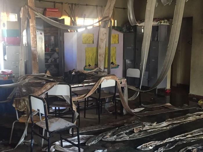 Interior da creche de Janaúba que foi incendiada nesta quinta (5) (Crédito: Natália Jael/Inter TV Grande Minas)