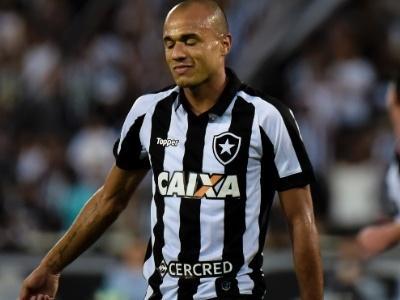 Roger deve passar por cirurgia para retirada do tumor no domingo