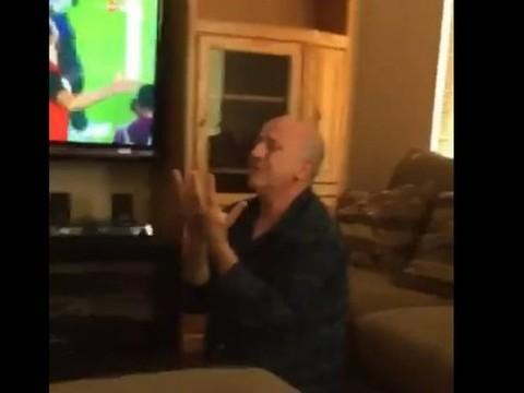 Homem é flagrado emocionado ao ver Egito se classificar para Copa