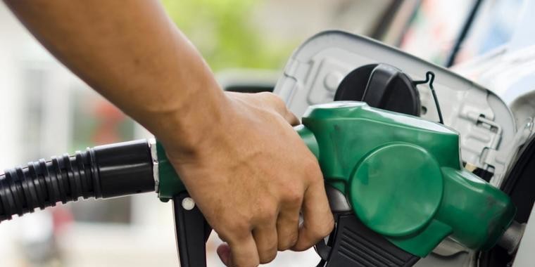 Gasolina volta a subir no país e passa de R$ 3,90 pela 1ª vez
