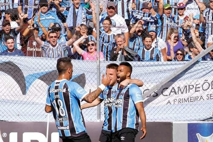 Jogadores do Grêmio comemoram gol (Crédito: Everton Silveira/Photo Premium/Gazeta Press)