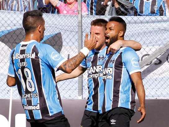 Grêmio e Vitória empatam em jogo neste domingo em Caxias do Sul