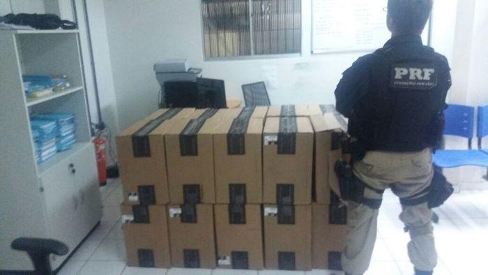 Carga com aproximadamente 200 mil cigarros (Crédito: PRF)