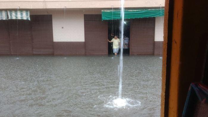 Chuva alaga ruas em São Raimundo Nonato (Crédito: Reprodução)