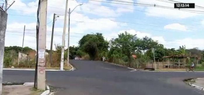 Mulher foi baleada com tiro na nua na Av. Noé Mendes (Crédito: Rede Meio Norte)