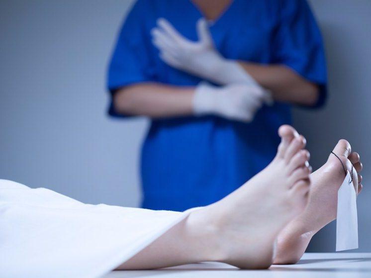 Enfermeiras são afastadas após admirarem genital de paciente morto