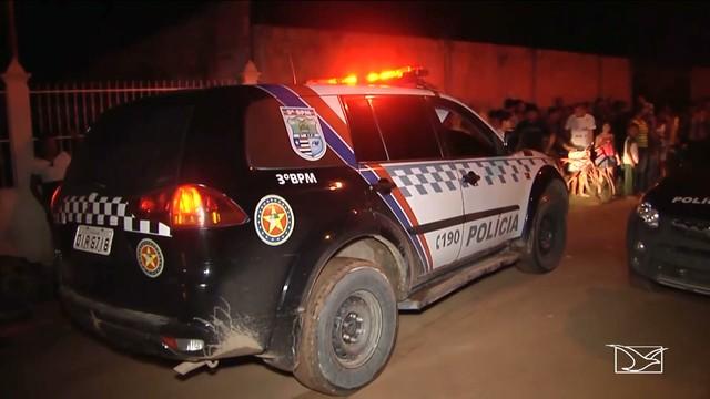 Viatura da polícia em local de homicídio em Imperatriz (Crédito: TV Mirante)