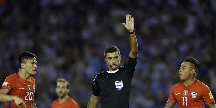 Fifa escolhe árbitros que vão para Copa do Mundo na Rússia
