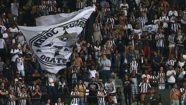 Torcida do Botafogo na derrota para o Atlético-GO no Nilton Santos (Crédito: Botafogo)